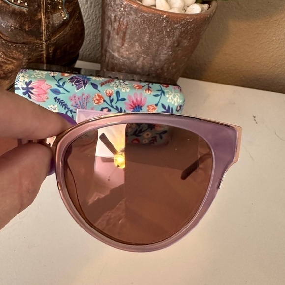LULAROE Cateye sunglasses - Picture 3 of 9